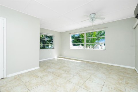 Casa en venta en Punta Gorda, Florida, 2 dormitorios, 169.45 m2 № 1719002 - foto 6