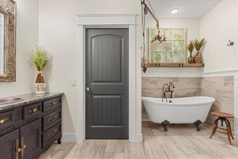 House in Mount Dora, Florida 3 bedrooms, 241.27 sq.m. № 1581889 - photo 17