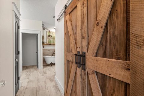 House in Mount Dora, Florida 3 bedrooms, 241.27 sq.m. № 1581889 - photo 16