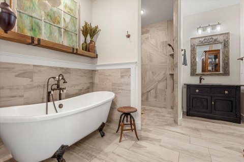 House in Mount Dora, Florida 3 bedrooms, 241.27 sq.m. № 1581889 - photo 19