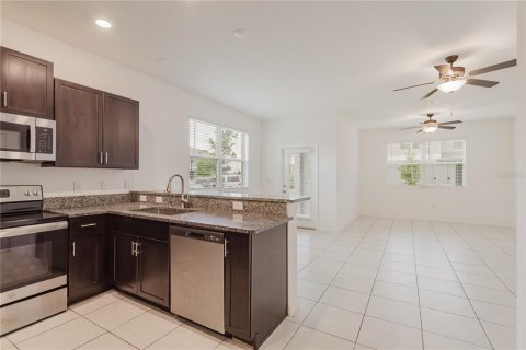 Townhouse in Ruskin, Florida 3 bedrooms, 172.24 sq.m. № 1846367 - photo 8