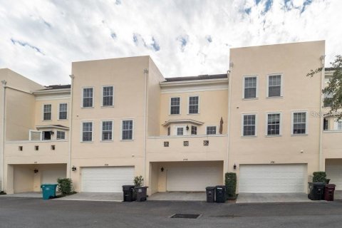 Townhouse in Orlando, Florida 3 bedrooms, 182.92 sq.m. № 2209952 - photo 10