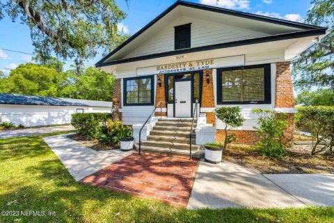 Commercial property in Jacksonville, Florida № 847882 - photo 1