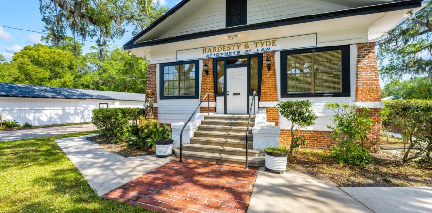 Commercial property in Jacksonville, Florida № 847882