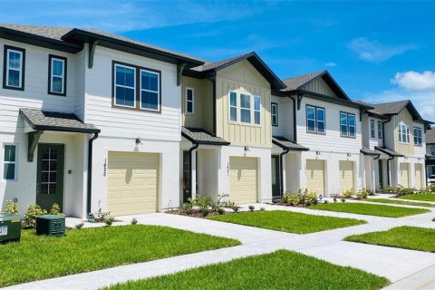 Townhouse in Davenport, Florida 3 bedrooms, 146.6 sq.m. № 2112146 - photo 2