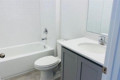 Townhouse in Davenport, Florida 3 bedrooms, 146.6 sq.m. № 2112146 - photo 13
