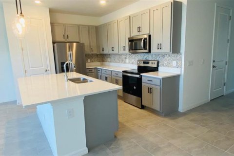 Townhouse in Davenport, Florida 3 bedrooms, 146.6 sq.m. № 2112146 - photo 5