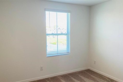 Townhouse in Davenport, Florida 3 bedrooms, 146.6 sq.m. № 2112146 - photo 15