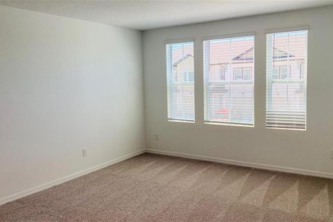 Townhouse in Davenport, Florida 3 bedrooms, 146.6 sq.m. № 2112146 - photo 9