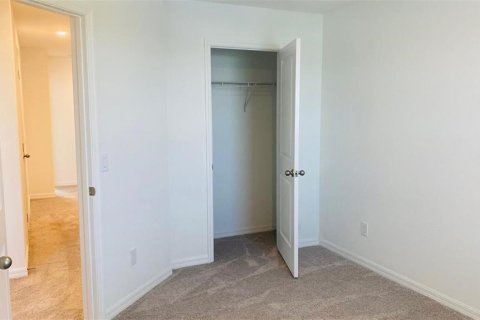 Townhouse in Davenport, Florida 3 bedrooms, 146.6 sq.m. № 2112146 - photo 14