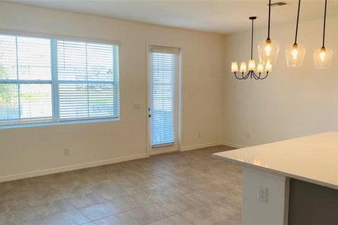 Townhouse in Davenport, Florida 3 bedrooms, 146.6 sq.m. № 2112146 - photo 6