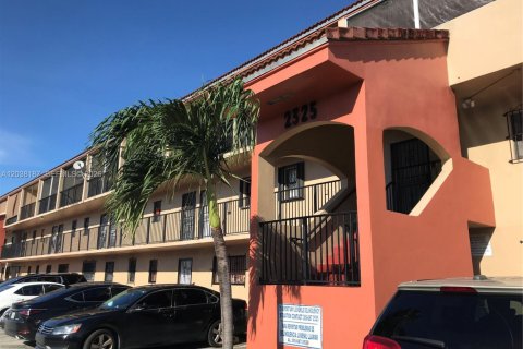 Copropriété à louer à Hialeah, Floride: 2 chambres, 82.96 m2 № 2268515 - photo 3