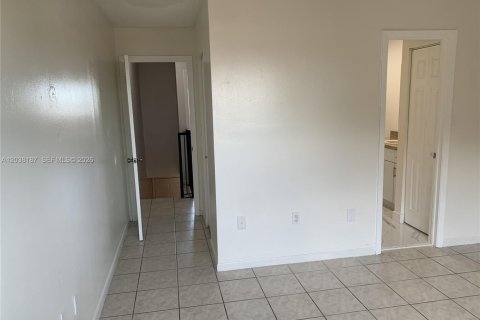 Copropriété à louer à Hialeah, Floride: 2 chambres, 82.96 m2 № 2268515 - photo 15