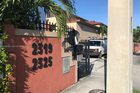 Copropriété à louer à Hialeah, Floride: 2 chambres, 82.96 m2 № 2268515 - photo 2