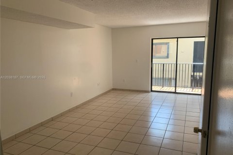 Copropriété à louer à Hialeah, Floride: 2 chambres, 82.96 m2 № 2268515 - photo 5