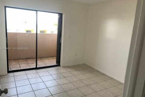 Copropriété à louer à Hialeah, Floride: 2 chambres, 82.96 m2 № 2268515 - photo 9