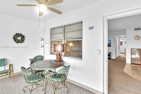 Condominio en alquiler en Hallandale Beach, Florida, 2 dormitorios, 92.9 m2 № 1859046 - foto 15