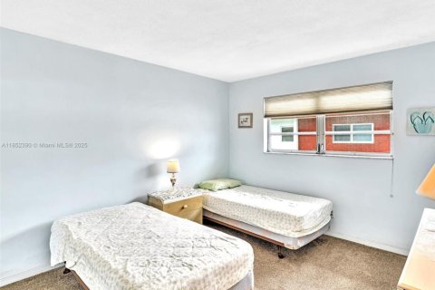 Condominio en alquiler en Hallandale Beach, Florida, 2 dormitorios, 92.9 m2 № 1859046 - foto 6