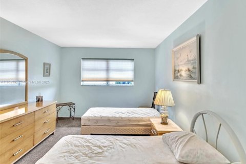 Condominio en alquiler en Hallandale Beach, Florida, 2 dormitorios, 92.9 m2 № 1859046 - foto 9