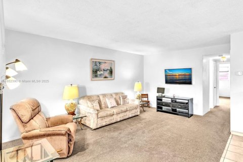 Condominio en alquiler en Hallandale Beach, Florida, 2 dormitorios, 92.9 m2 № 1859046 - foto 28