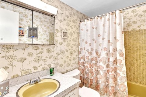 Condominio en alquiler en Hallandale Beach, Florida, 2 dormitorios, 92.9 m2 № 1859046 - foto 5