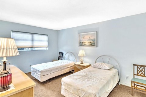 Condominio en alquiler en Hallandale Beach, Florida, 2 dormitorios, 92.9 m2 № 1859046 - foto 8
