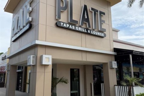Commercial property in Tampa, Florida № 2204627