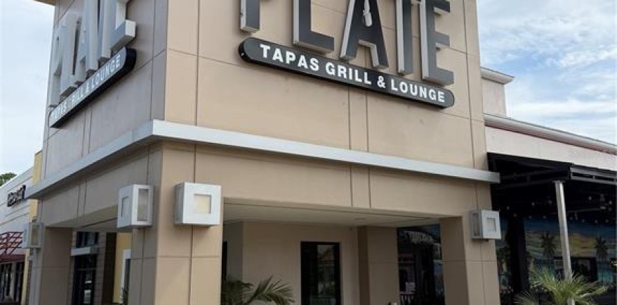 Commercial property in Tampa, Florida № 2204627
