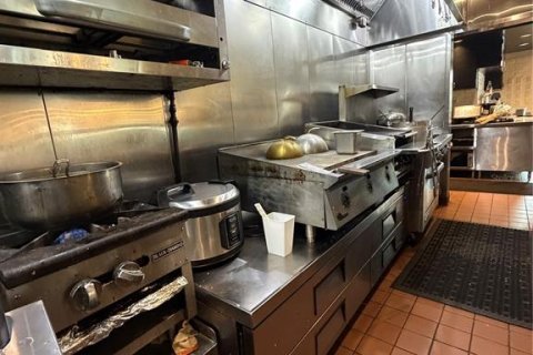 Commercial property in Tampa, Florida № 2204627 - photo 10