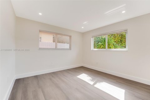 Casa en alquiler en Miami, Florida, 3 dormitorios, 99.87 m2 № 2007026 - foto 10