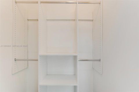 Casa en alquiler en Miami, Florida, 3 dormitorios, 99.87 m2 № 2007026 - foto 12