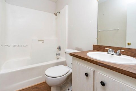 Снять в аренду кондоминиум в Окленд-Парк, Флорида 2 спальни, 56.58м2, № 2045067 - фото 11