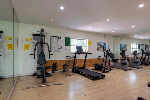 Снять в аренду кондоминиум в Окленд-Парк, Флорида 2 спальни, 56.58м2, № 2045067 - фото 21