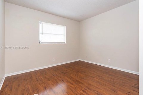 Снять в аренду кондоминиум в Окленд-Парк, Флорида 2 спальни, 56.58м2, № 2045067 - фото 14