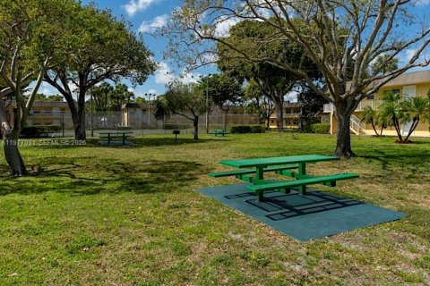 Снять в аренду кондоминиум в Окленд-Парк, Флорида 2 спальни, 56.58м2, № 2045067 - фото 16