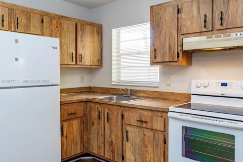 Снять в аренду кондоминиум в Окленд-Парк, Флорида 2 спальни, 56.58м2, № 2045067 - фото 8