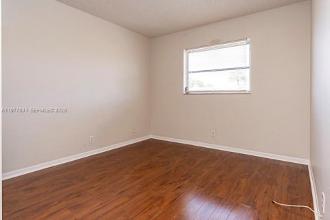 Снять в аренду кондоминиум в Окленд-Парк, Флорида 2 спальни, 56.58м2, № 2045067 - фото 12