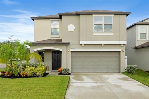 House in Tampa, Florida 5 bedrooms, 210.33 sq.m. № 1907458 - photo 1
