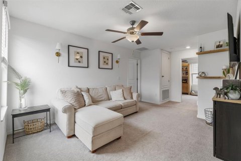 House in Tampa, Florida 5 bedrooms, 210.33 sq.m. № 1907458 - photo 22