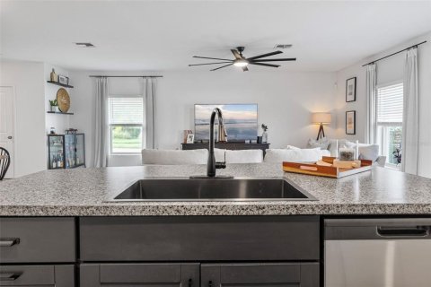 House in Tampa, Florida 5 bedrooms, 210.33 sq.m. № 1907458 - photo 19
