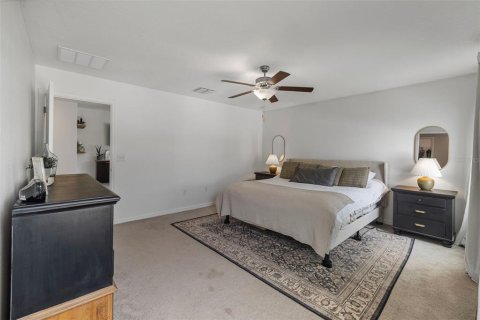 House in Tampa, Florida 5 bedrooms, 210.33 sq.m. № 1907458 - photo 25