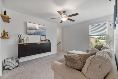 House in Tampa, Florida 5 bedrooms, 210.33 sq.m. № 1907458 - photo 24