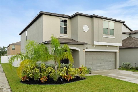 House in Tampa, Florida 5 bedrooms, 210.33 sq.m. № 1907458 - photo 2