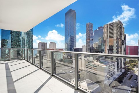 Condo in Miami, Florida, 3 bedrooms  № 1887155 - photo 9