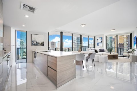 Condo in Miami, Florida, 3 bedrooms  № 1887155 - photo 2