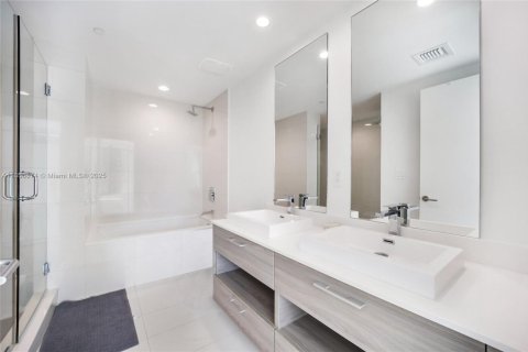 Condo in Miami, Florida, 3 bedrooms  № 1887155 - photo 7