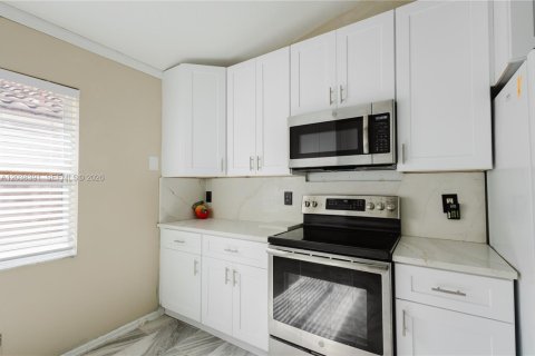 Casa en alquiler en Boynton Beach, Florida, 3 dormitorios, 175.03 m2 № 2085831 - foto 9