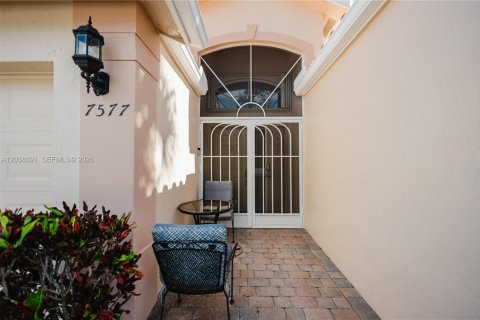 Casa en alquiler en Boynton Beach, Florida, 3 dormitorios, 175.03 m2 № 2085831 - foto 3