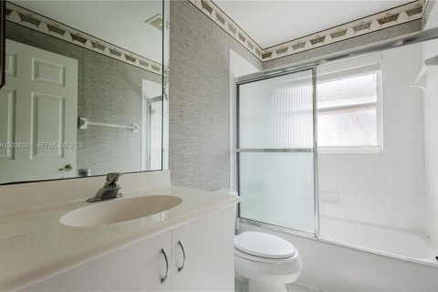 Casa en alquiler en Boynton Beach, Florida, 3 dormitorios, 175.03 m2 № 2085831 - foto 12