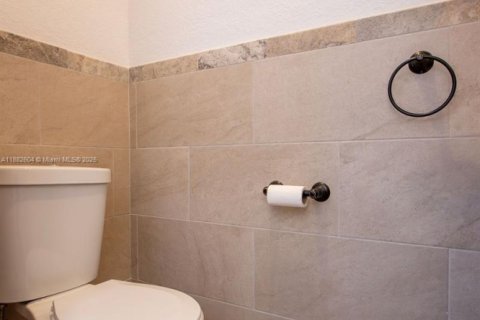 Copropriété à vendre à Opa-locka, Floride: 3 chambres, 135.45 m2 № 2018695 - photo 10